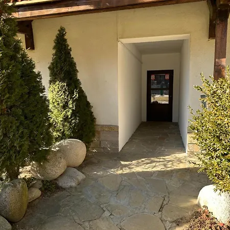 Apartament Monarx *